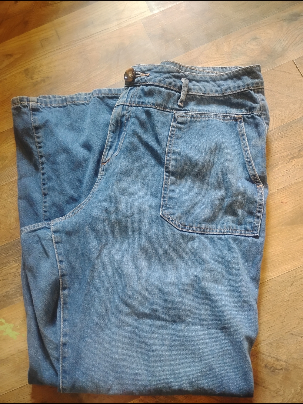 Simply Vera Vera Wang Woman's  Light Blue Relaxed Denim Jeans